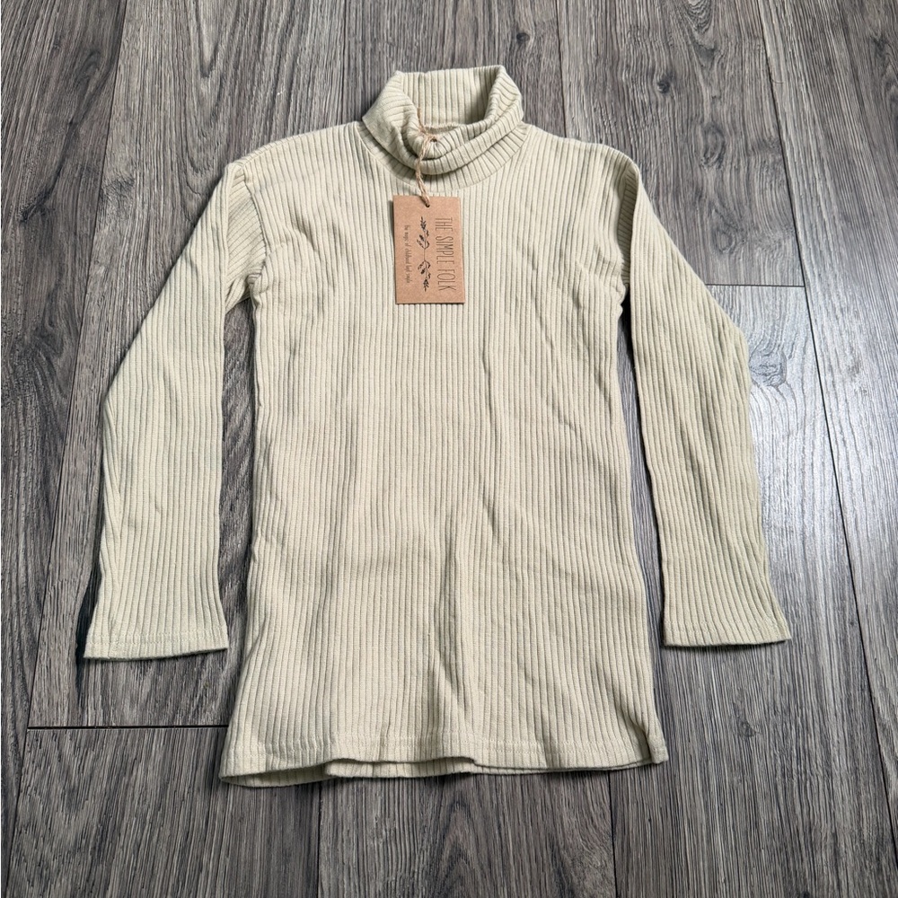 The simple folk top